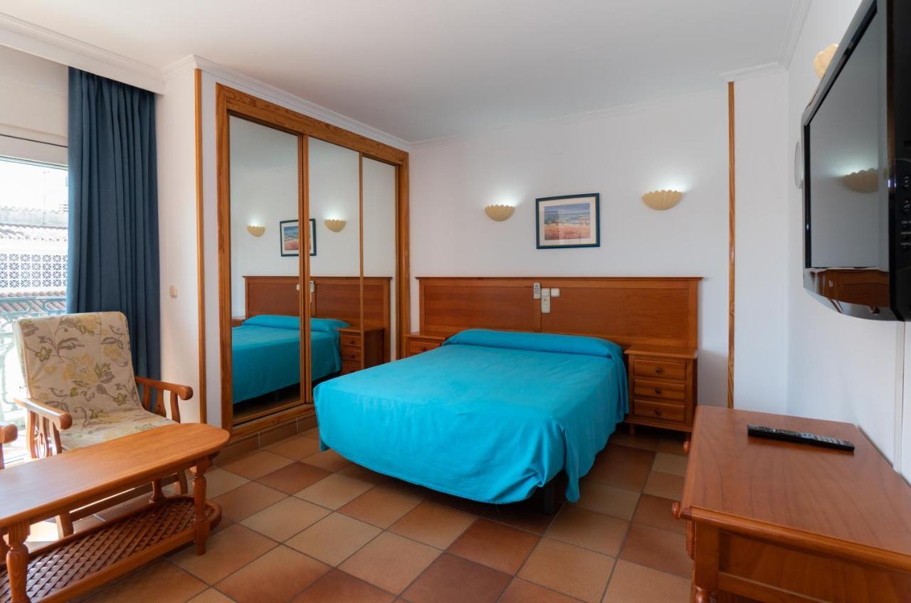 Apartamentos Leonor Carihuela Torremolinos Exteriör bild