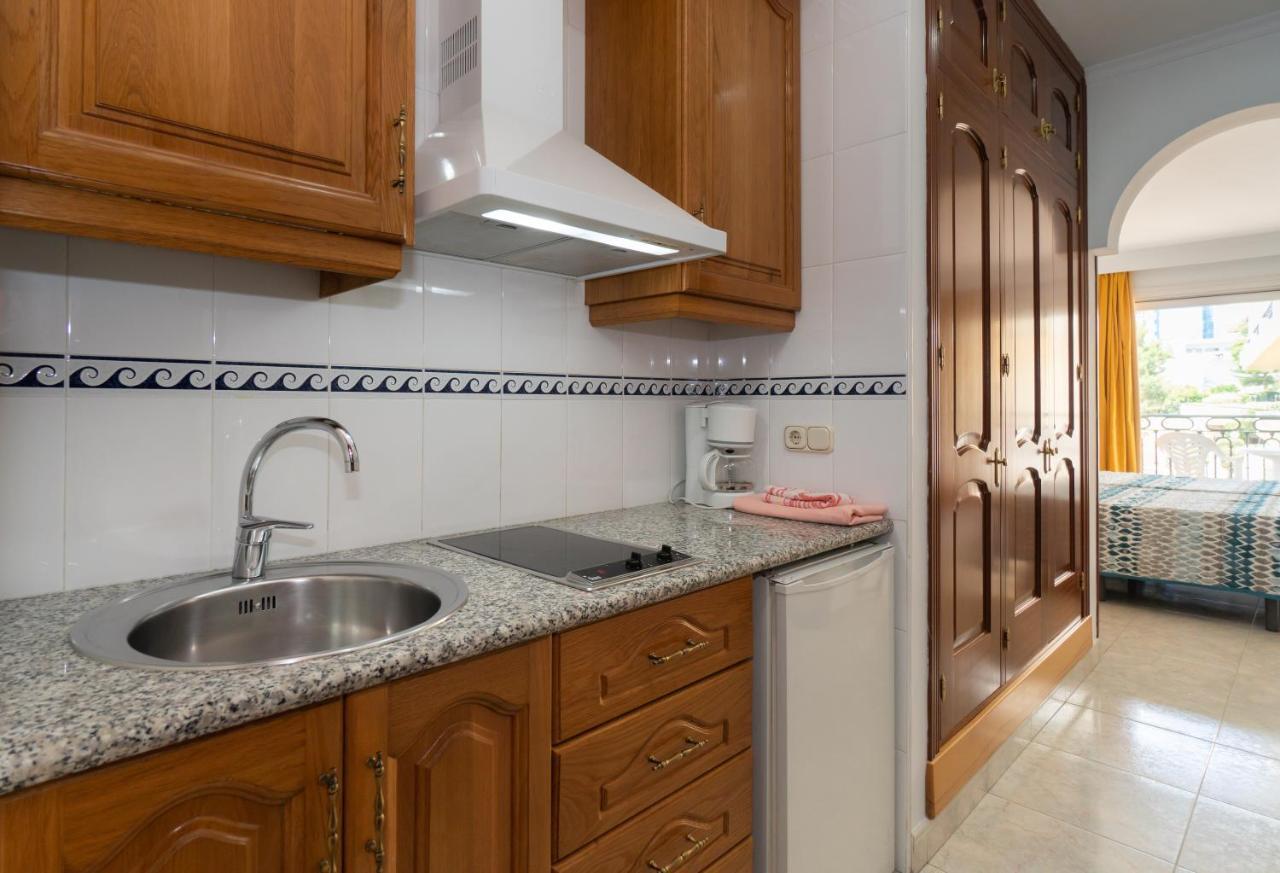 Apartamentos Leonor Carihuela Torremolinos Exteriör bild