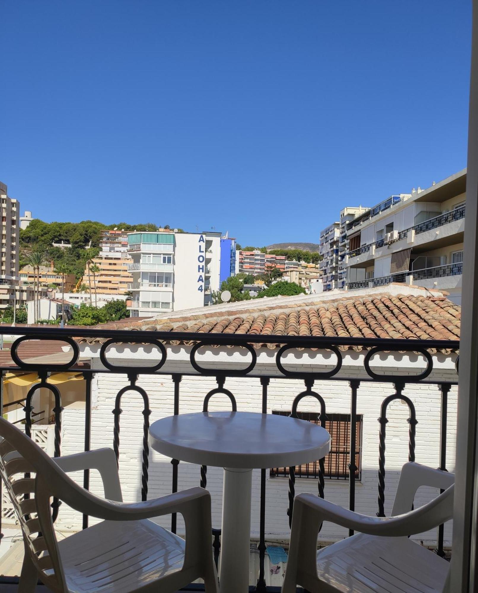 Apartamentos Leonor Carihuela Torremolinos Exteriör bild