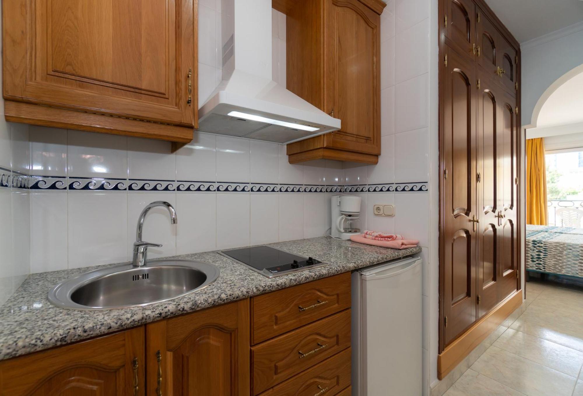 Apartamentos Leonor Carihuela Torremolinos Exteriör bild