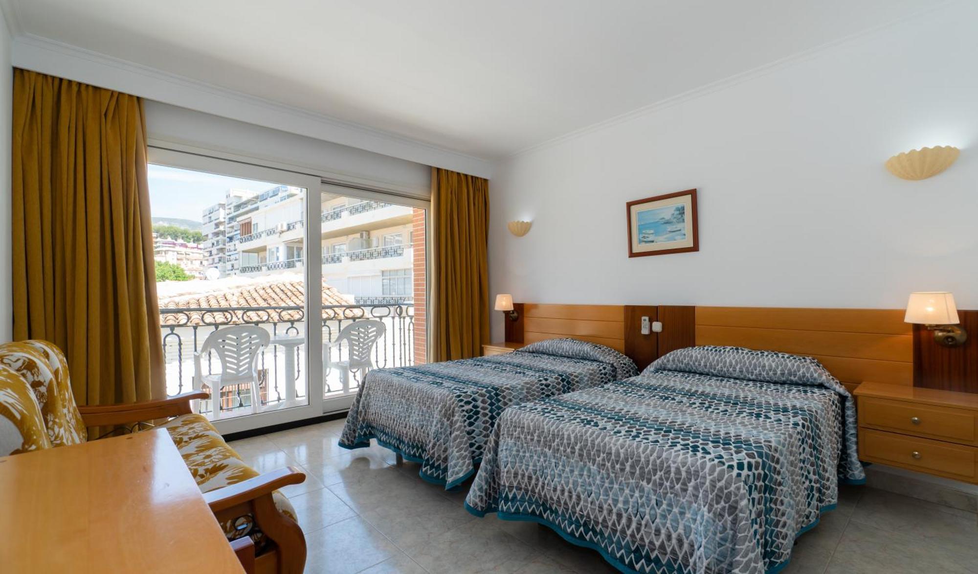 Apartamentos Leonor Carihuela Torremolinos Exteriör bild