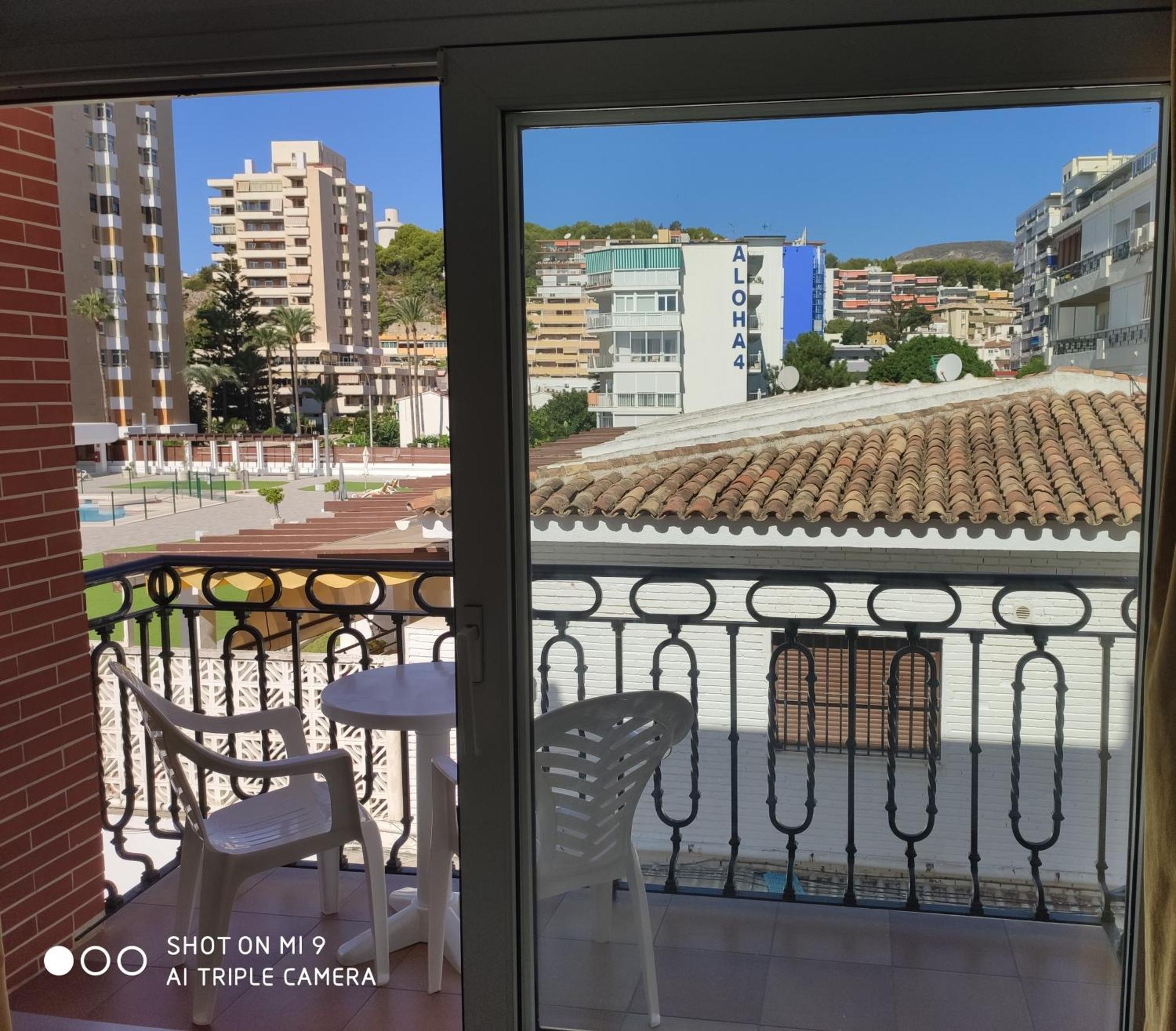 Apartamentos Leonor Carihuela Torremolinos Exteriör bild