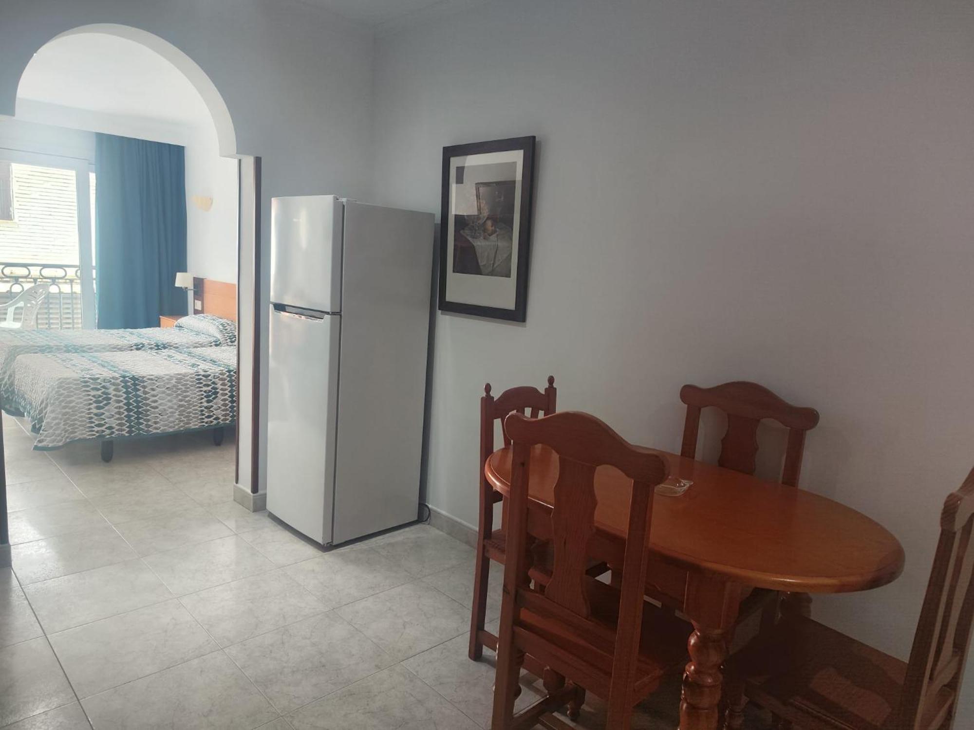 Apartamentos Leonor Carihuela Torremolinos Exteriör bild