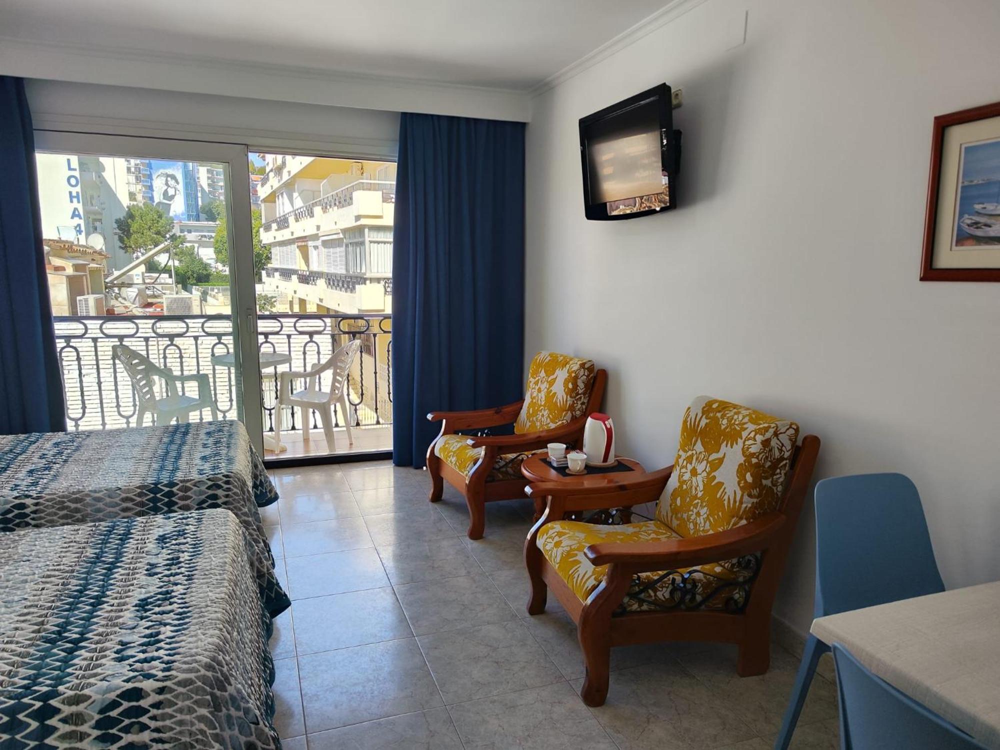 Apartamentos Leonor Carihuela Torremolinos Exteriör bild