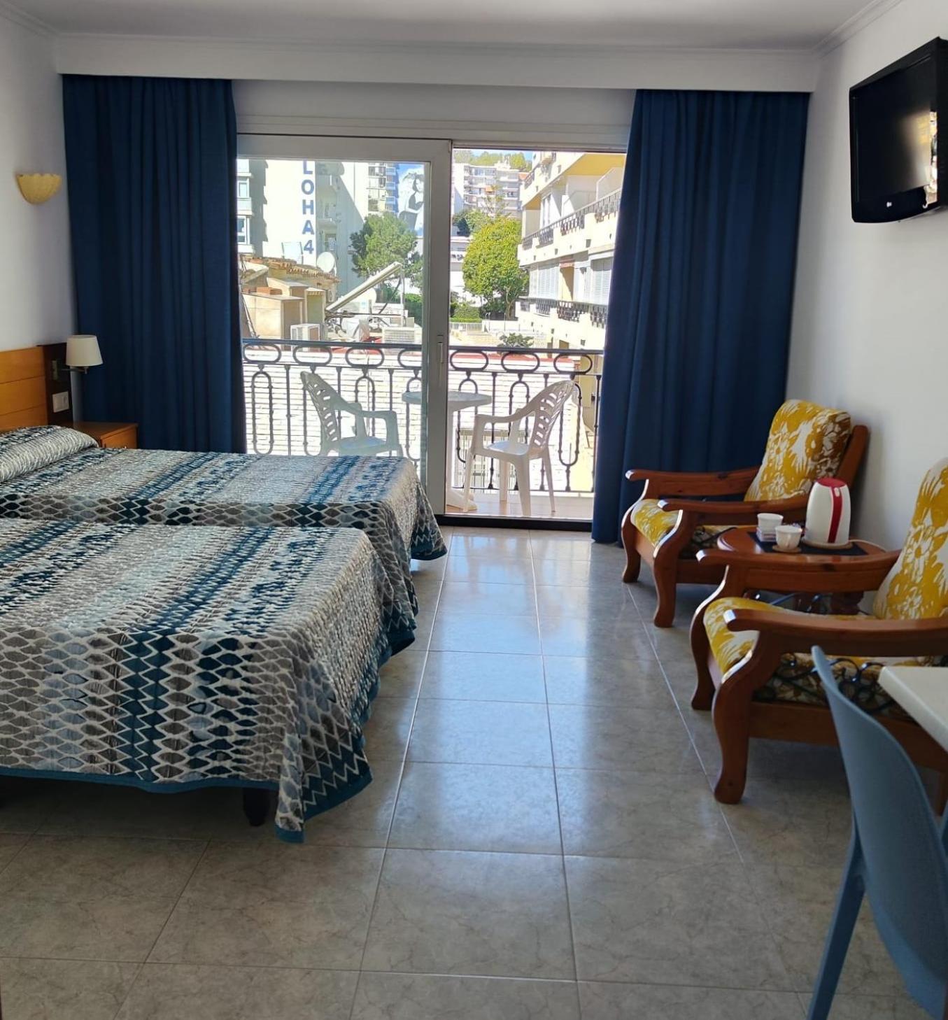 Apartamentos Leonor Carihuela Torremolinos Exteriör bild
