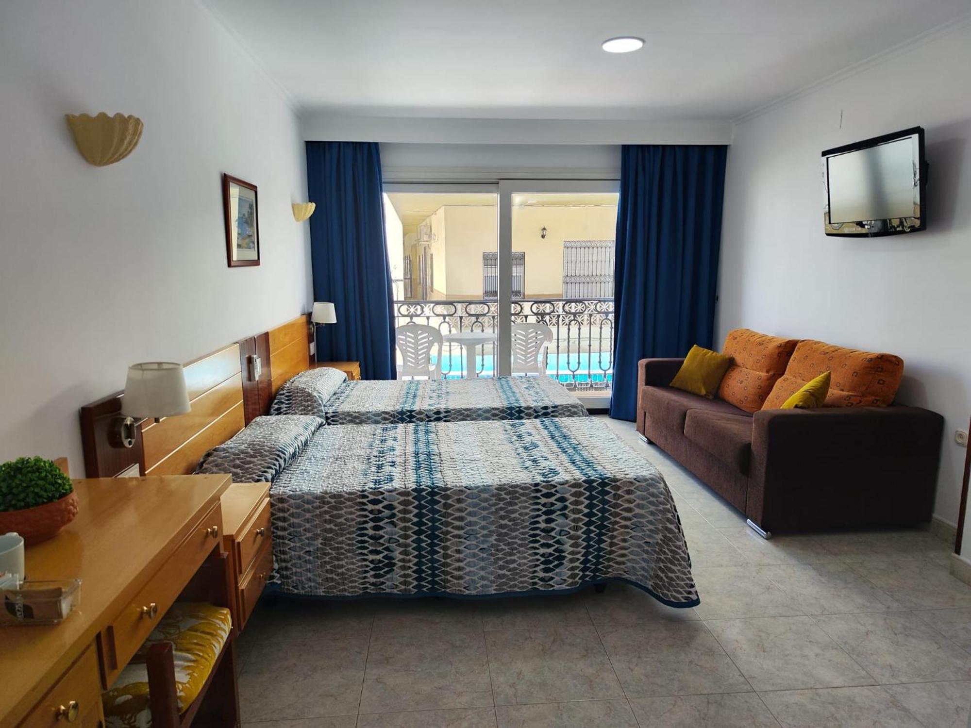 Apartamentos Leonor Carihuela Torremolinos Exteriör bild