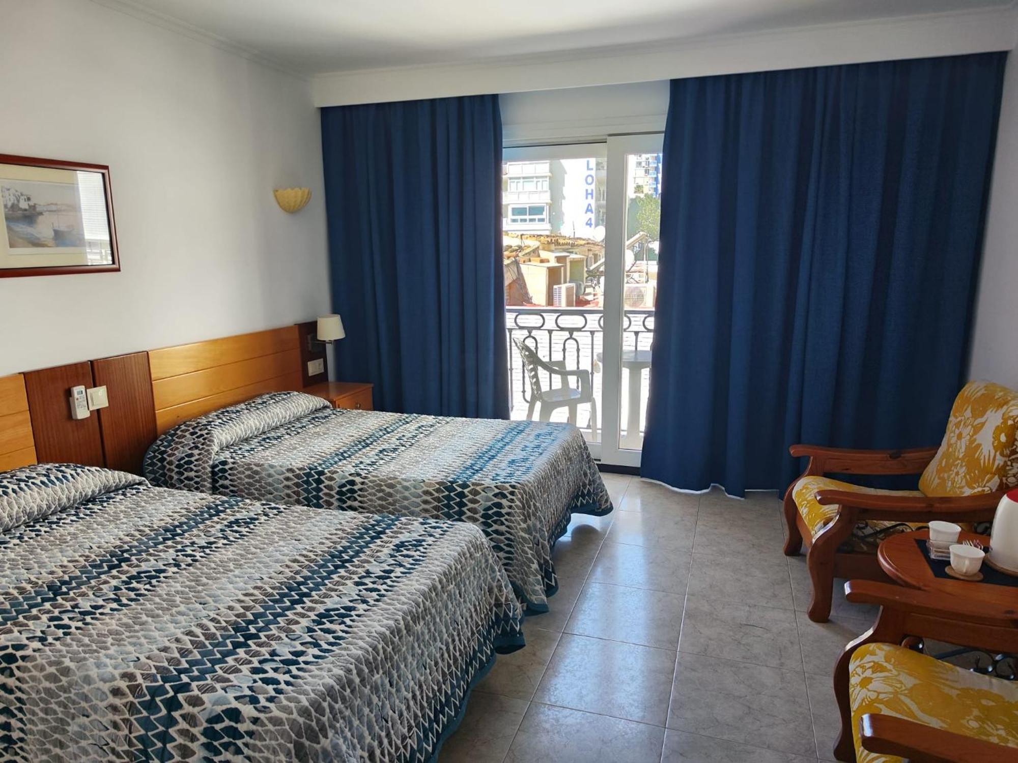 Apartamentos Leonor Carihuela Torremolinos Exteriör bild