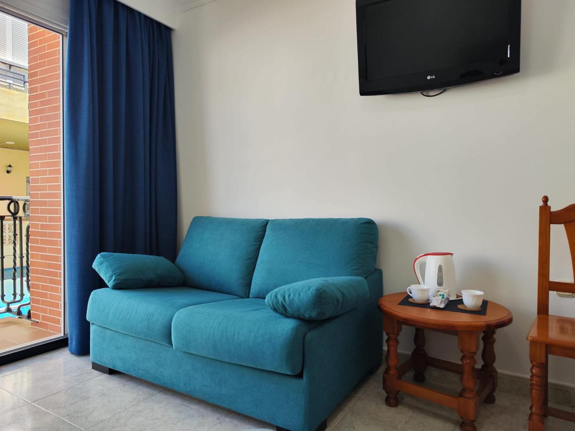 Apartamentos Leonor Carihuela Torremolinos Exteriör bild