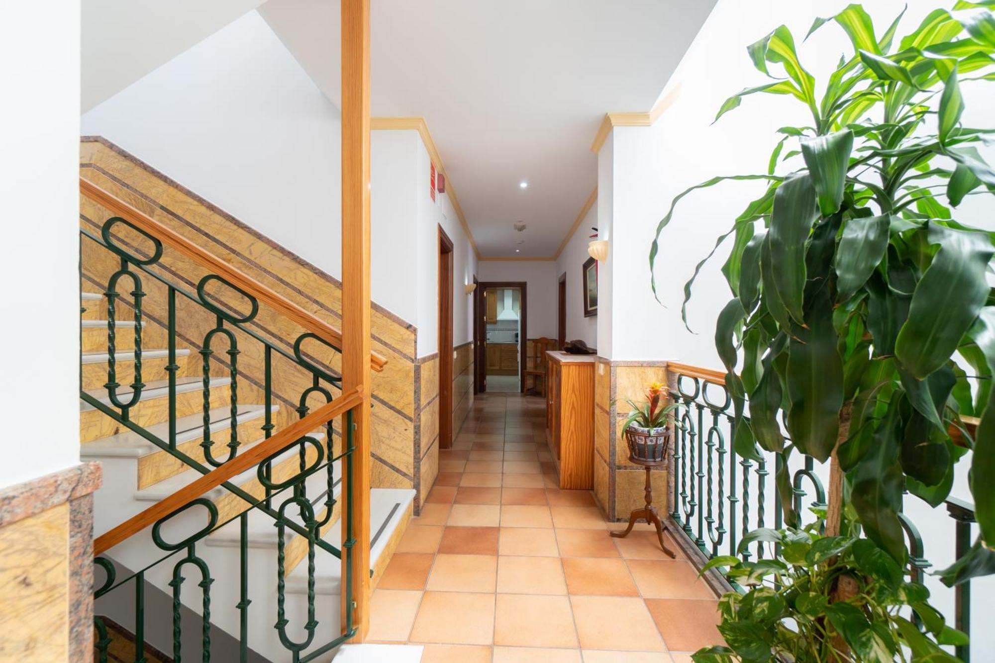 Apartamentos Leonor Carihuela Torremolinos Exteriör bild