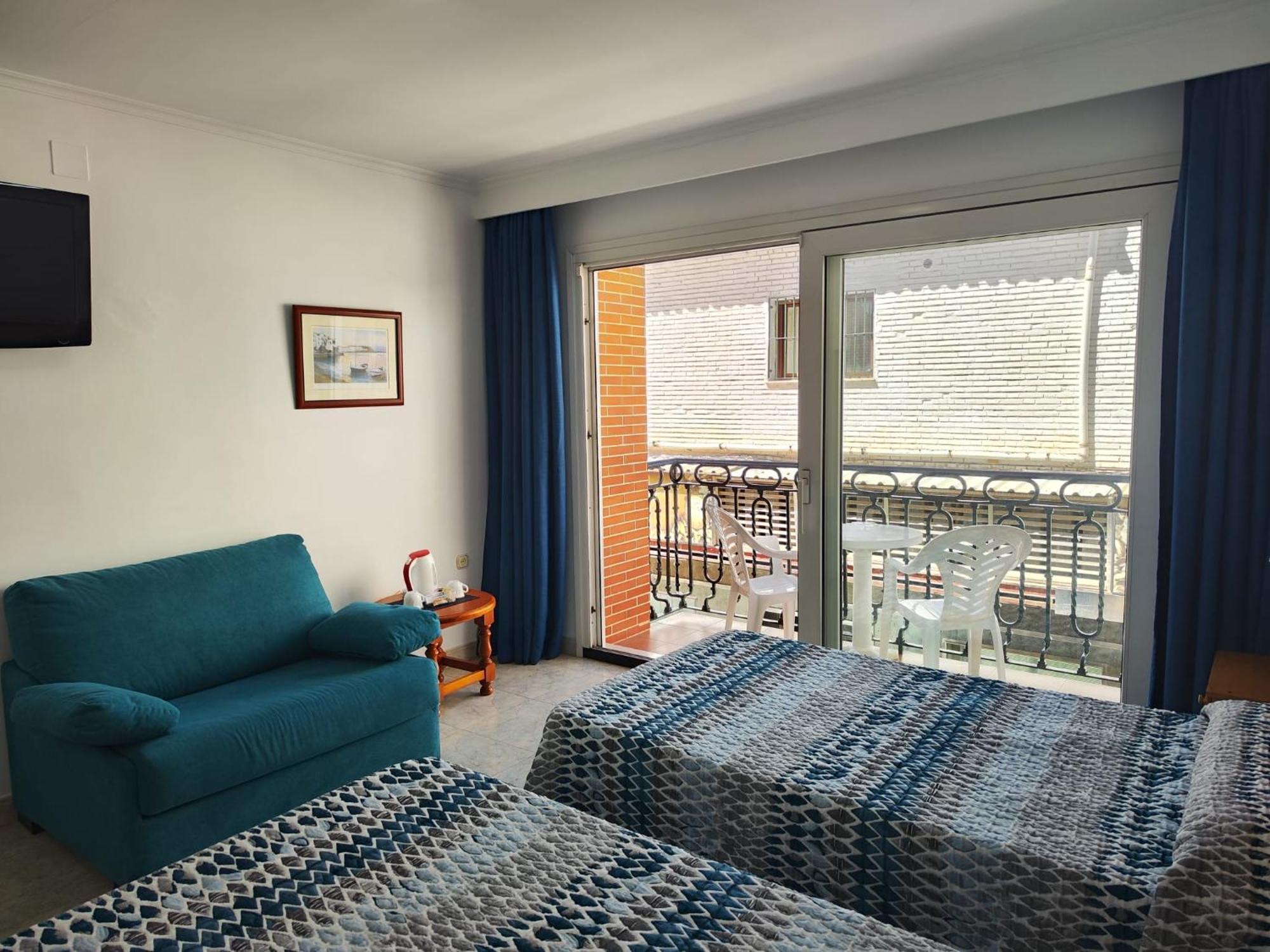 Apartamentos Leonor Carihuela Torremolinos Exteriör bild