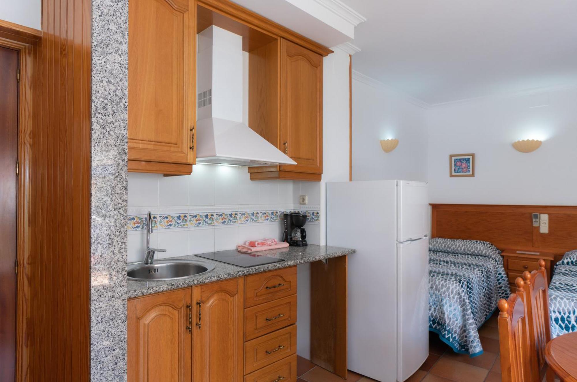 Apartamentos Leonor Carihuela Torremolinos Rum bild