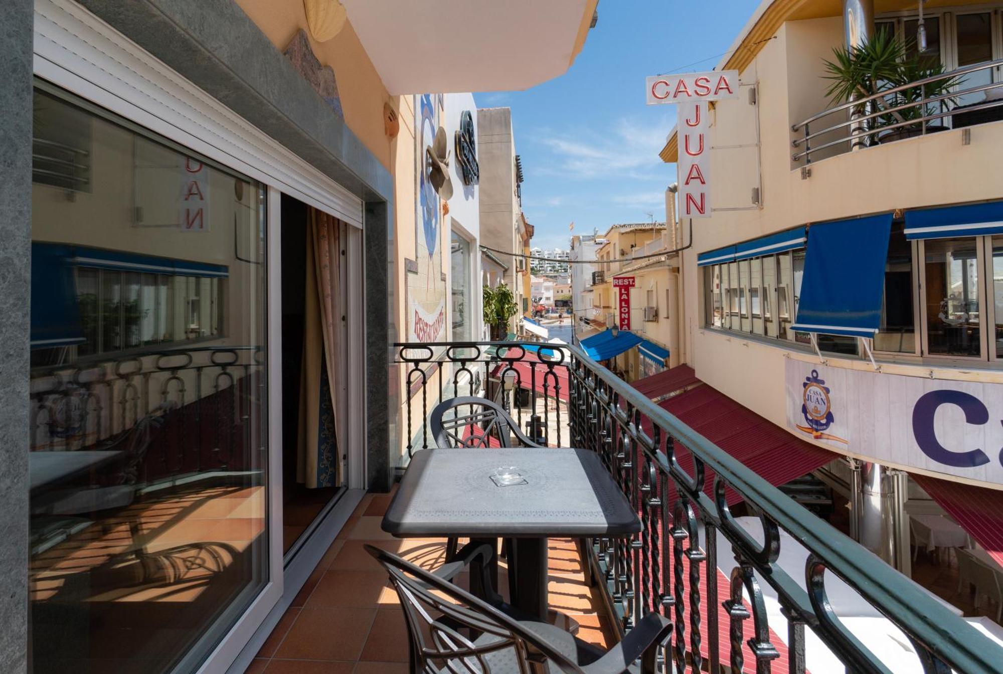 Apartamentos Leonor Carihuela Torremolinos Rum bild