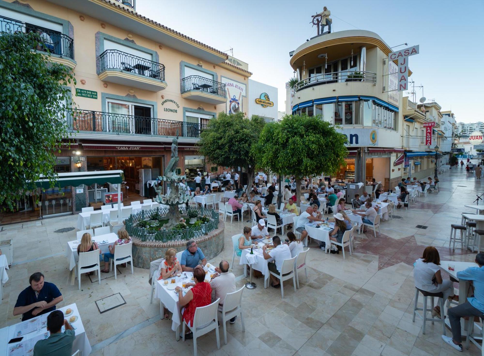 Apartamentos Leonor Carihuela Torremolinos Exteriör bild